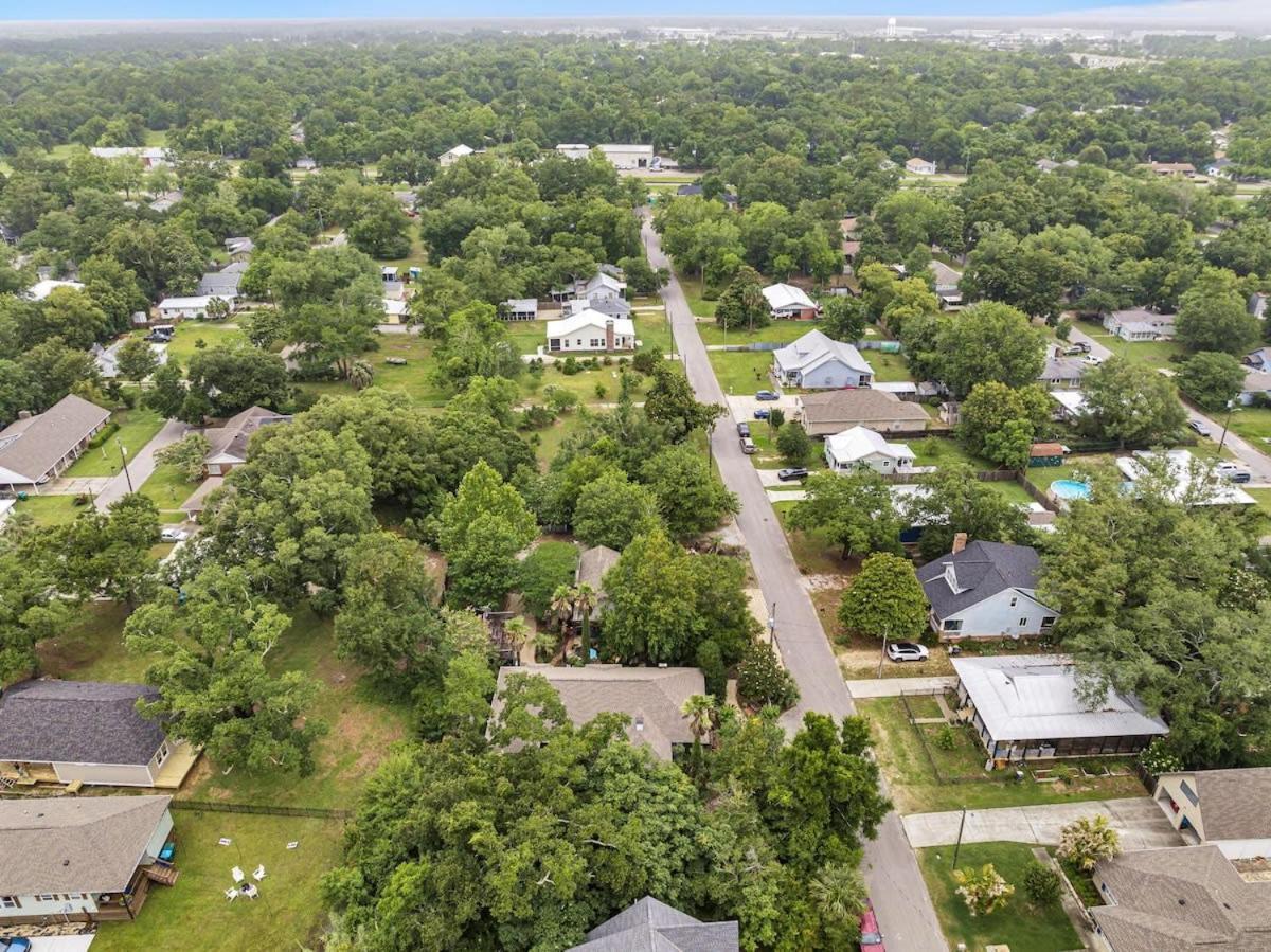 Bare Feet Bungalow -Close To Beach & Dog Friendly Gulfport Exterior foto