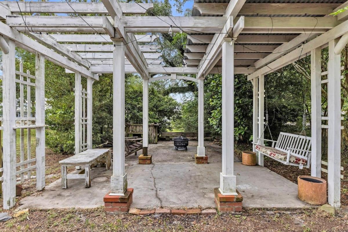 Bare Feet Bungalow -Close To Beach & Dog Friendly Gulfport Exterior foto