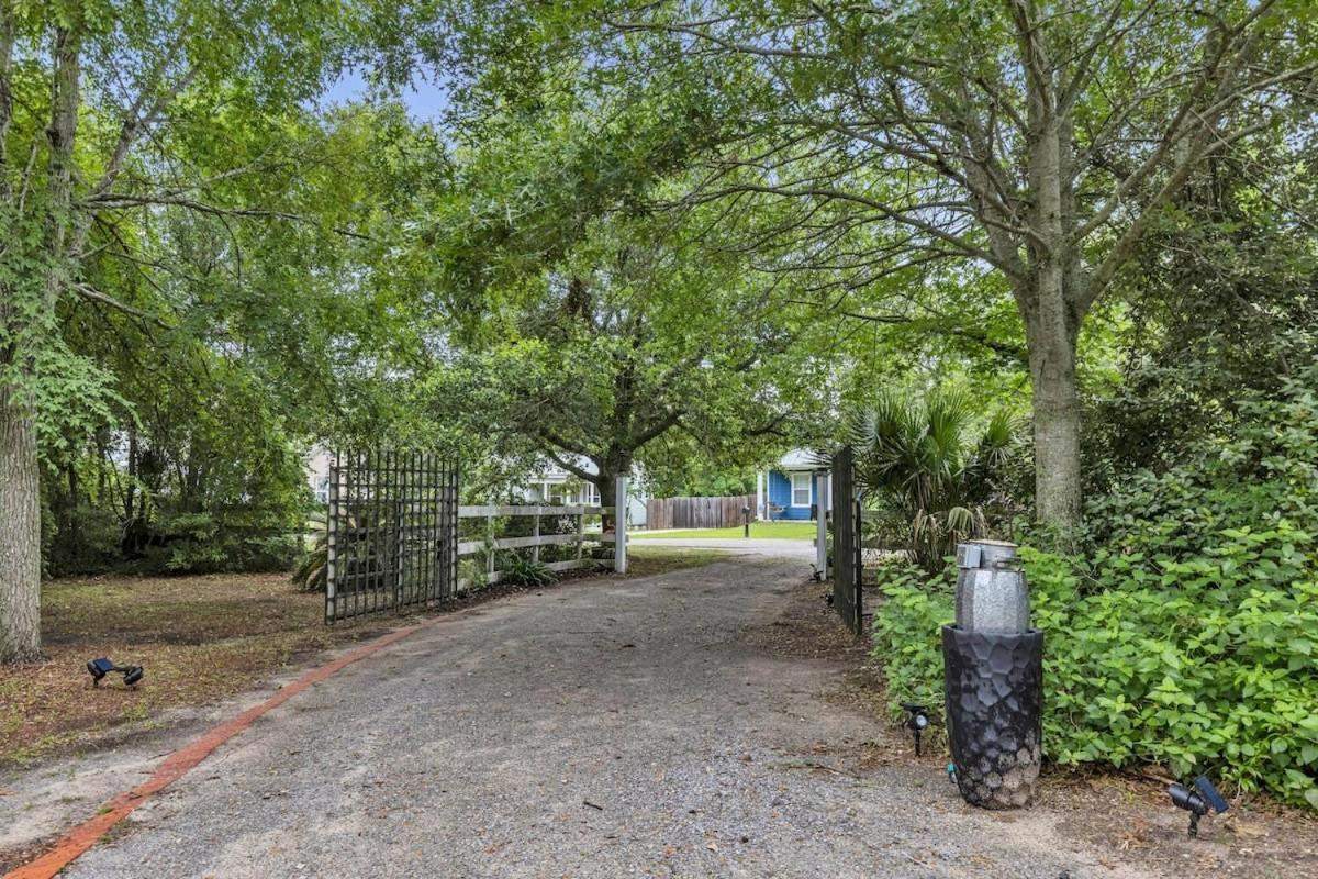 Bare Feet Bungalow -Close To Beach & Dog Friendly Gulfport Exterior foto