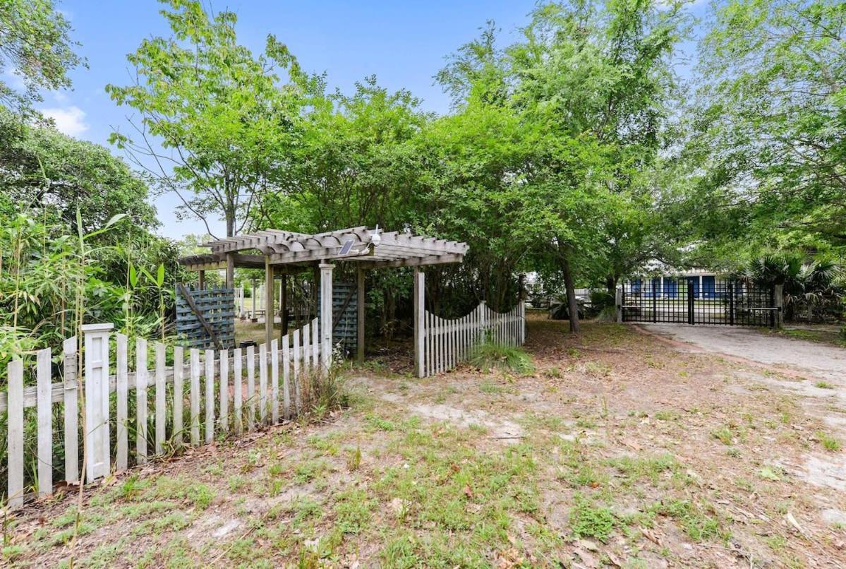 Bare Feet Bungalow -Close To Beach & Dog Friendly Gulfport Exterior foto